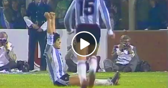Primer gol de Maradona