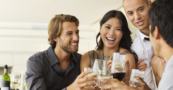 Vino Tinto con amigos